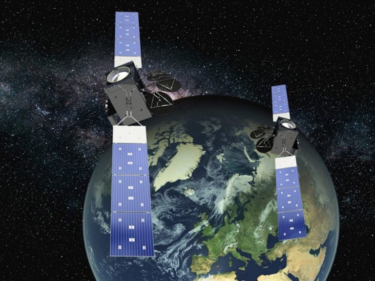 To satellitter er nå skutt opp og vil gi bredbånd til Arktis – en region av global strategisk betydning. Illustrasjon: Northrop Grumman